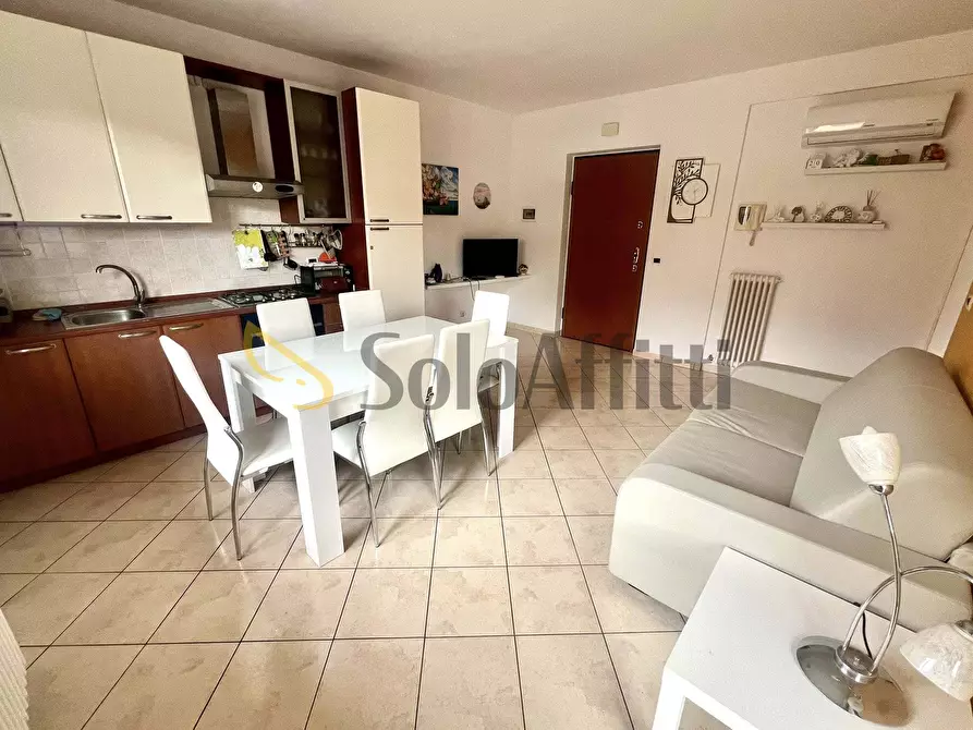 Immagine 3 di Bilocale in affitto  in Via Giuseppe Parini 33 a Giulianova