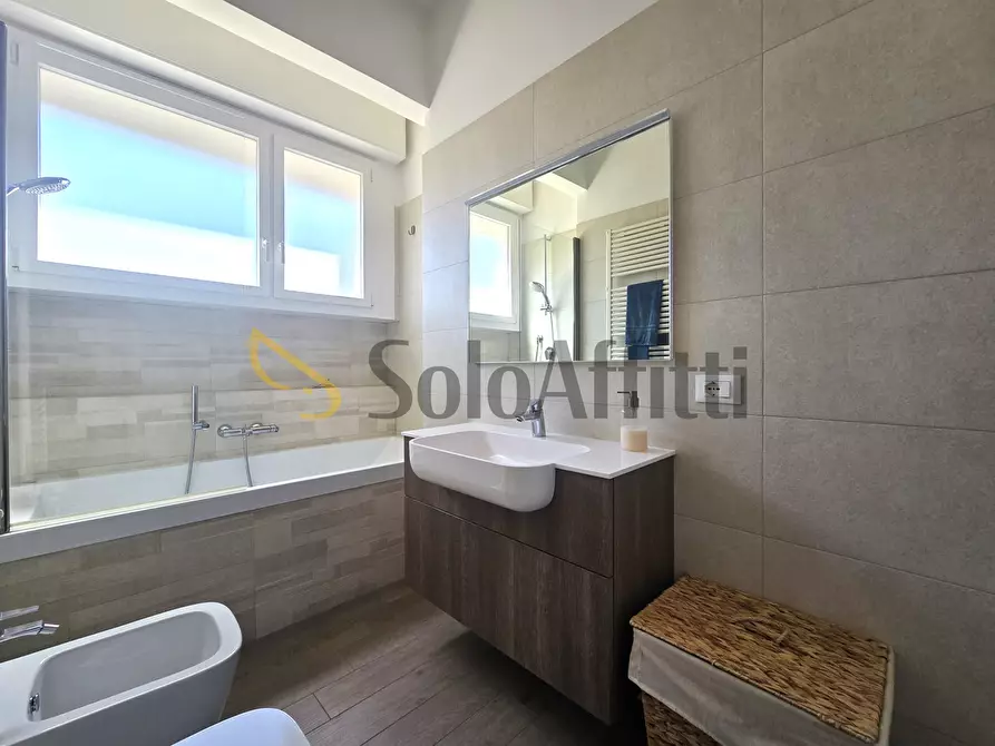 Immagine 17 di Trilocale in affitto  in Via Montaione 12 a Roma