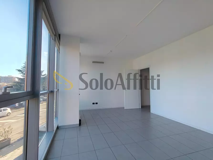 Immagine 15 di Ufficio in affitto  a Gallarate
