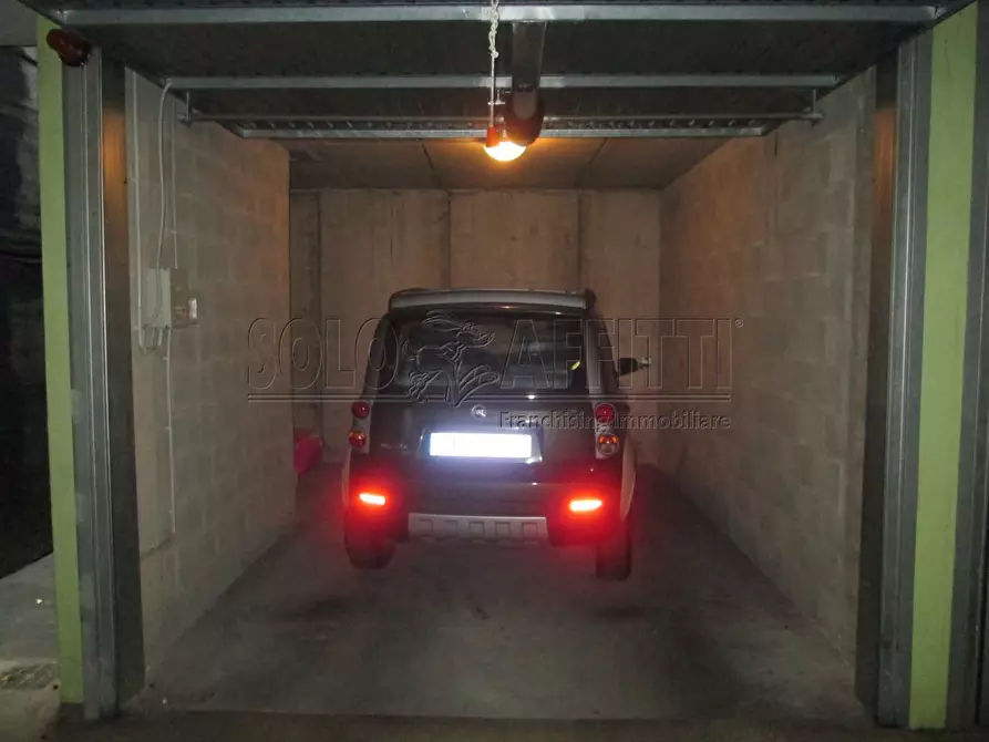 Immagine 32 di Quadrilocale in affitto  in Via Carena a Torino