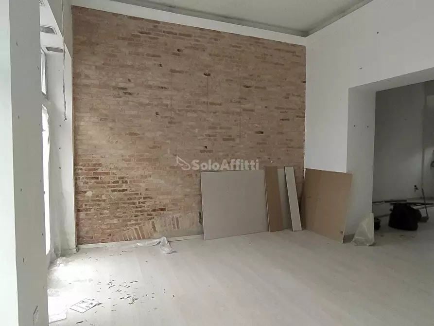 Immagine 6 di Locale commerciale in affitto  in Viale Cesare Battisti a Terni