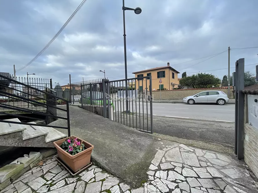 Immagine 8 di Locale commerciale in affitto  in Via Santa Maria Goretti a Nettuno