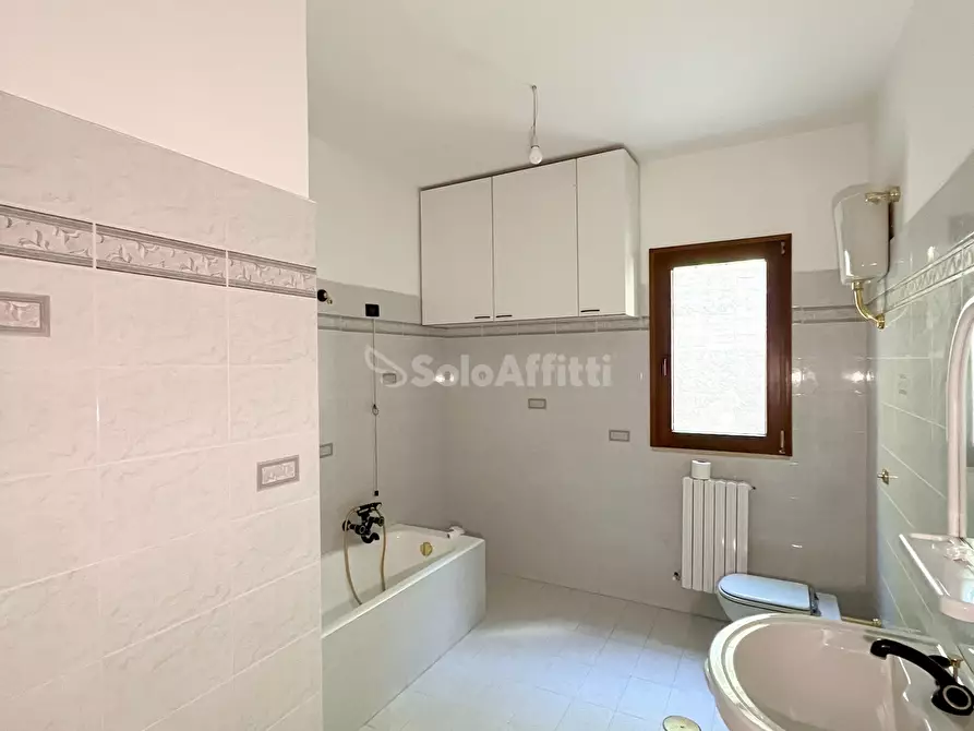 Immagine 16 di Quadrilocale in affitto  in Via Rifreddo 300 a Potenza