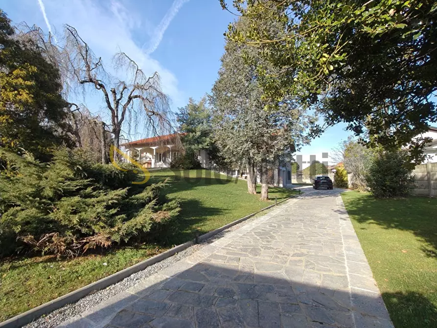 Immagine 36 di Villa in affitto  a Marnate