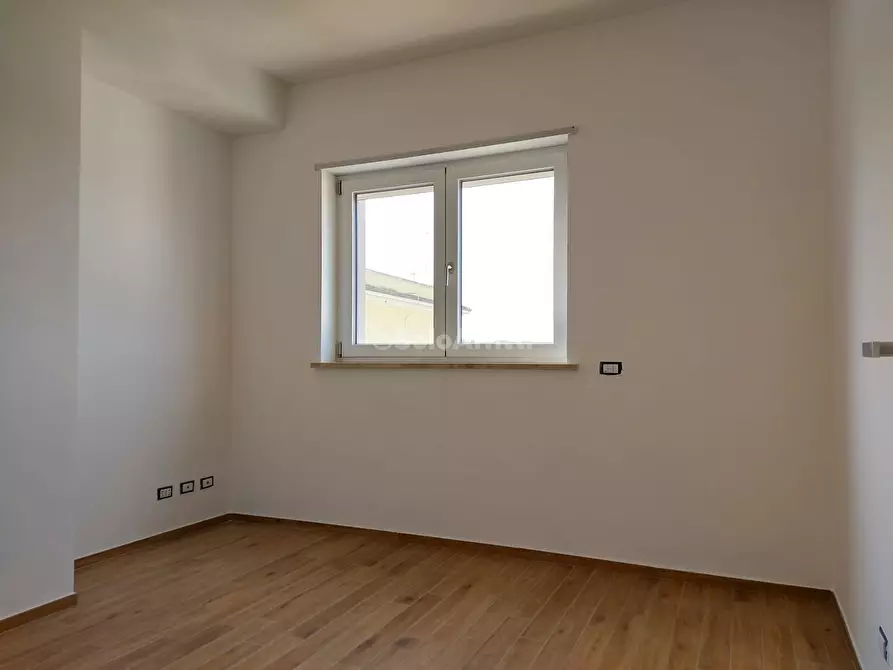 Immagine 39 di Trilocale in affitto  in Via del Castello a Roma