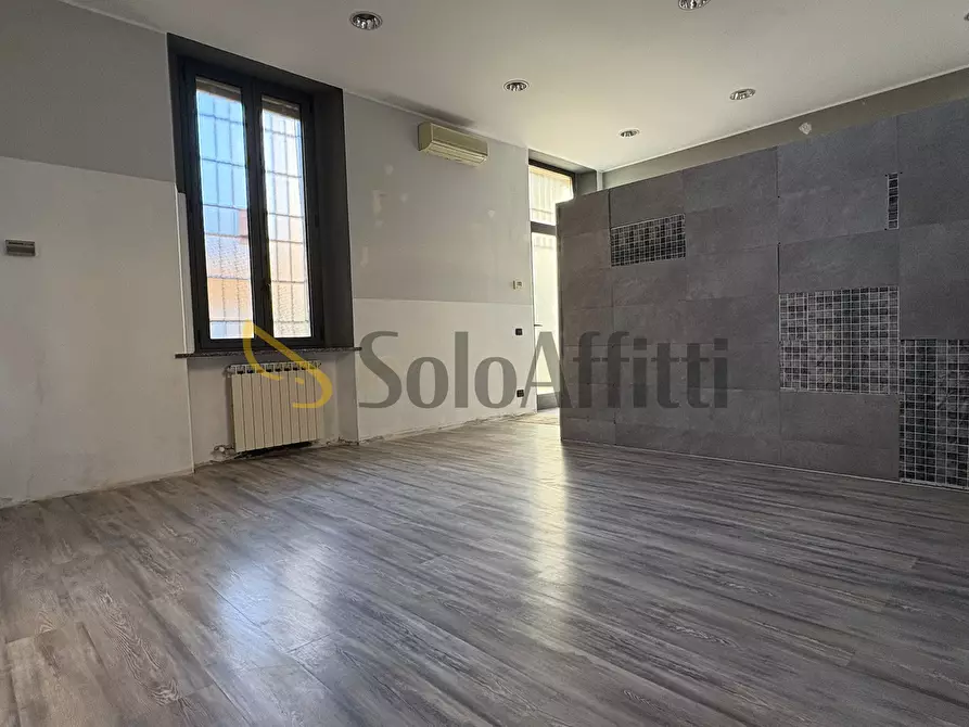 Immagine 12 di Locale commerciale in affitto  in Via dei Mille 11 a Busto Arsizio