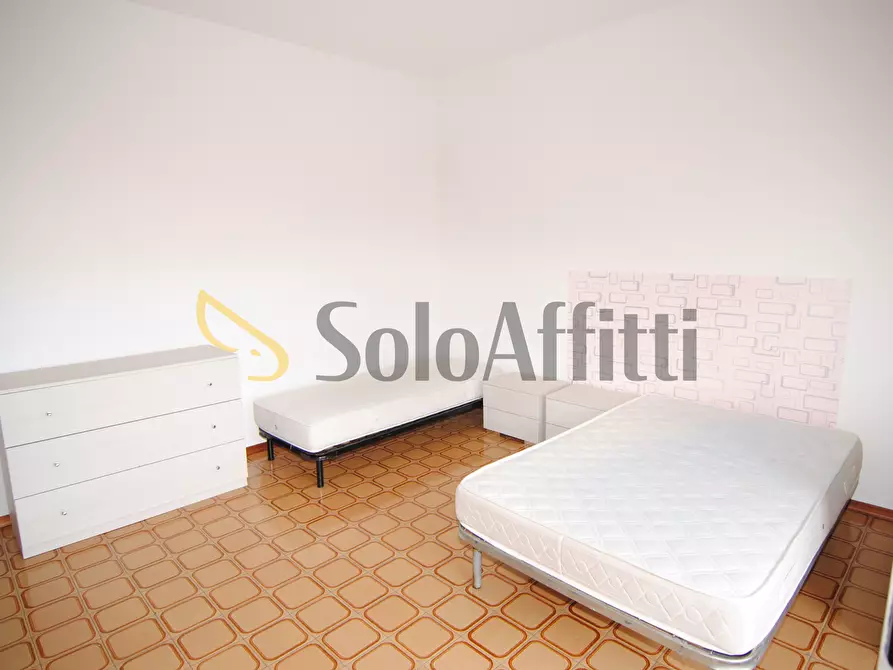 Immagine 4 di Pentalocale in affitto  a Livorno