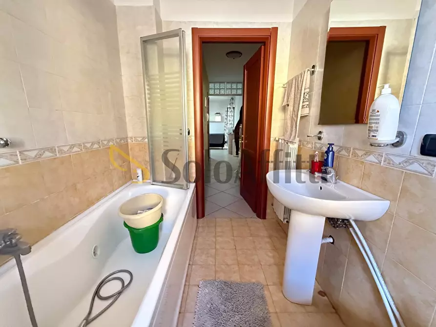 Immagine 16 di Bilocale in affitto  in Via Galatina a Caserta