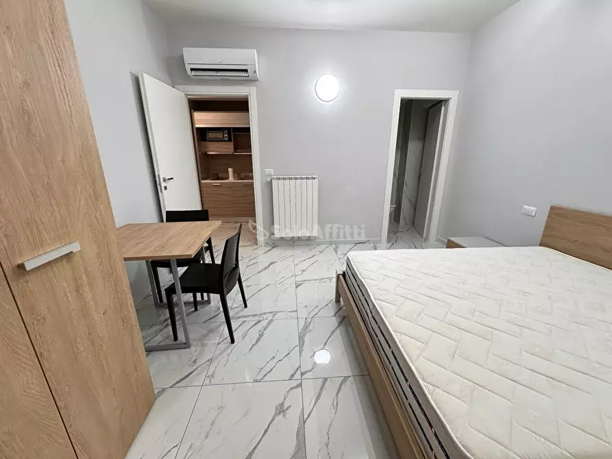 Immagine 14 di Monolocale in affitto  in Viale Abramo Lincoln a Caserta