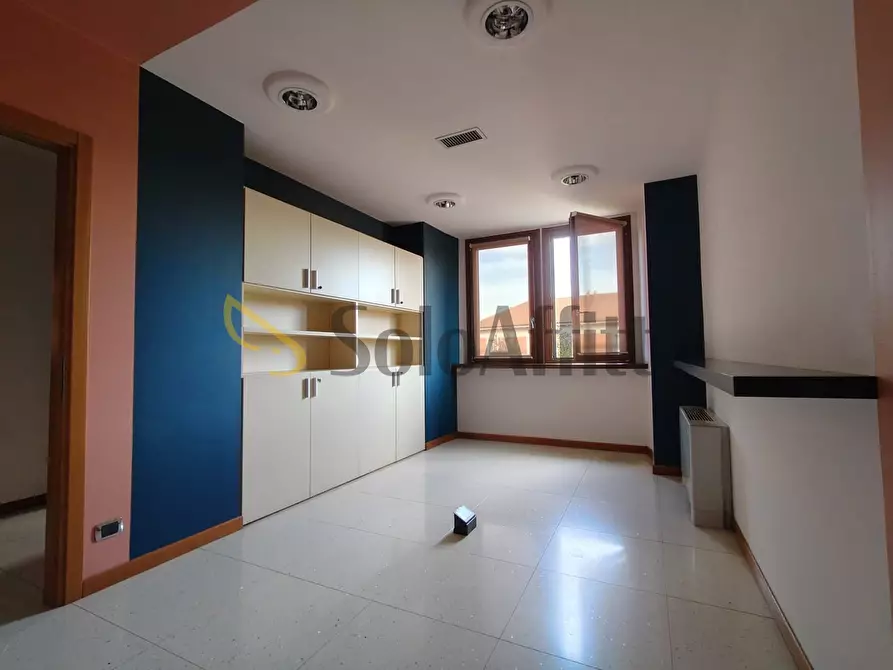 Immagine 8 di Ufficio in affitto  a Gallarate