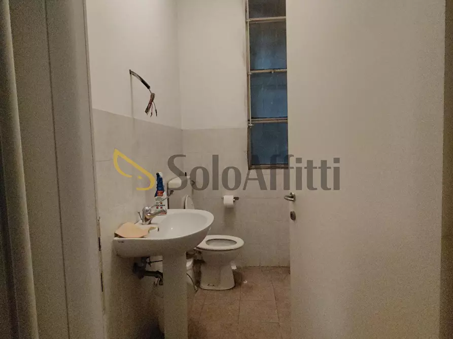 Immagine 10 di Locale commerciale in affitto  a Gallarate