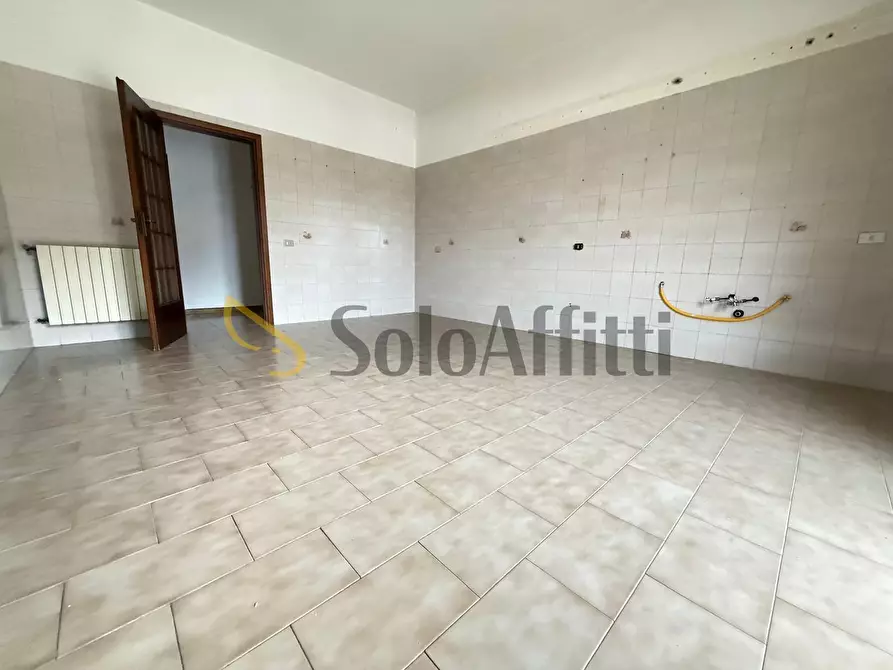 Immagine 8 di Quadrilocale in affitto  in Viale Abramo Lincoln 282 a Caserta