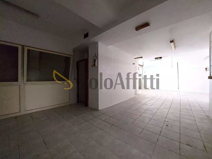 Immagine 7 di Locale commerciale in affitto  in Via Sandro Pertini a Fiumicino