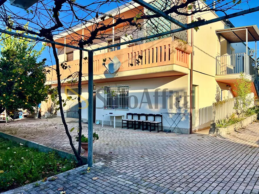 Immagine 1 di Trilocale in affitto  in Via Ombrone 7 a Tortoreto