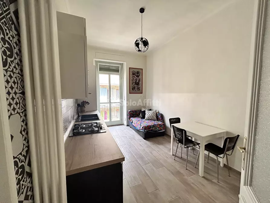 Immagine 8 di Stanza singola in affitto  a Torino