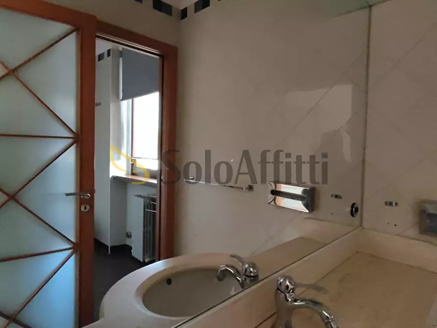 Immagine 14 di Ufficio in affitto  a Gallarate