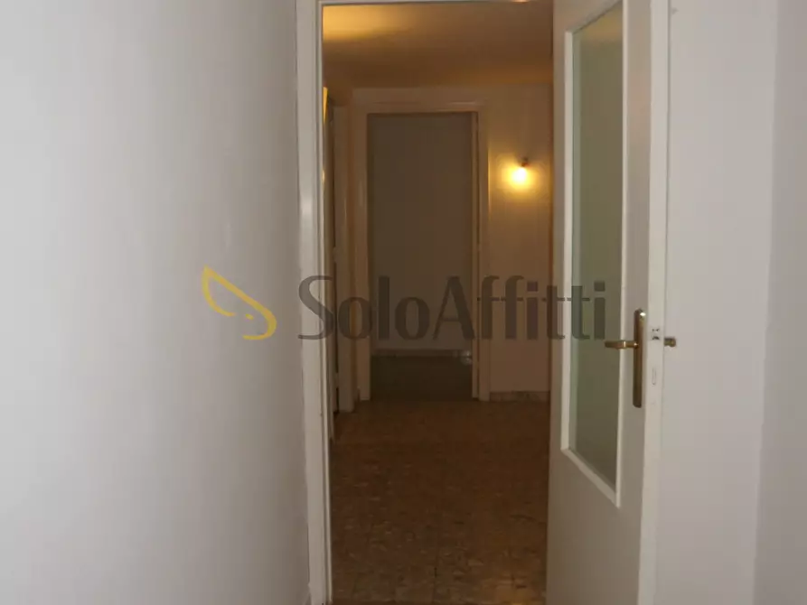 Immagine 23 di Trilocale in affitto  a Cagliari