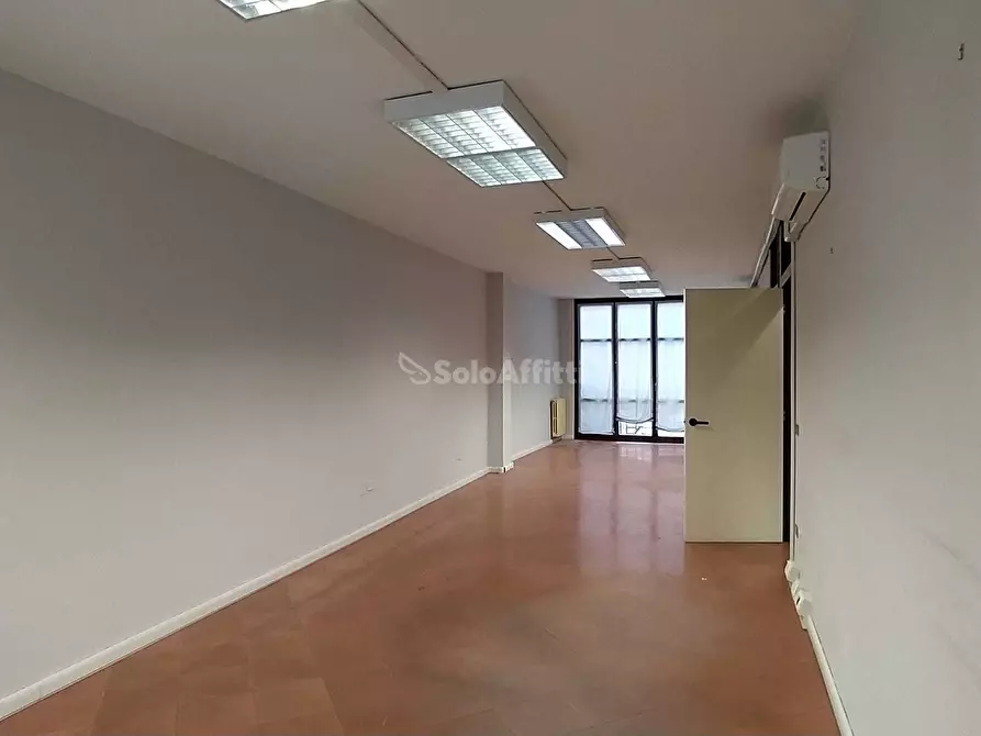 Immagine 18 di Ufficio in affitto  in Piazza San Giovanni Decollato a Terni