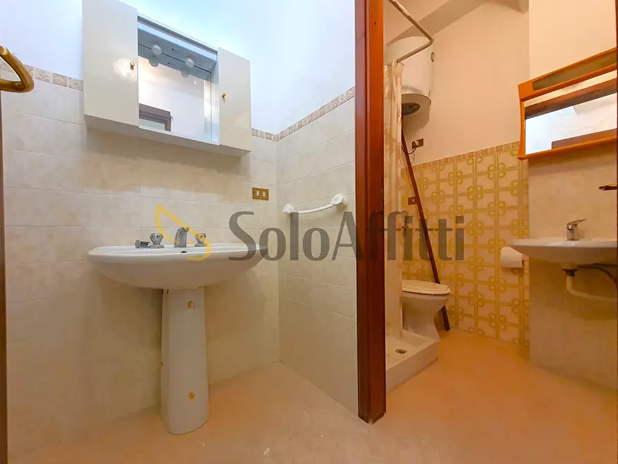 Immagine 6 di Magazzino in affitto  a Catanzaro