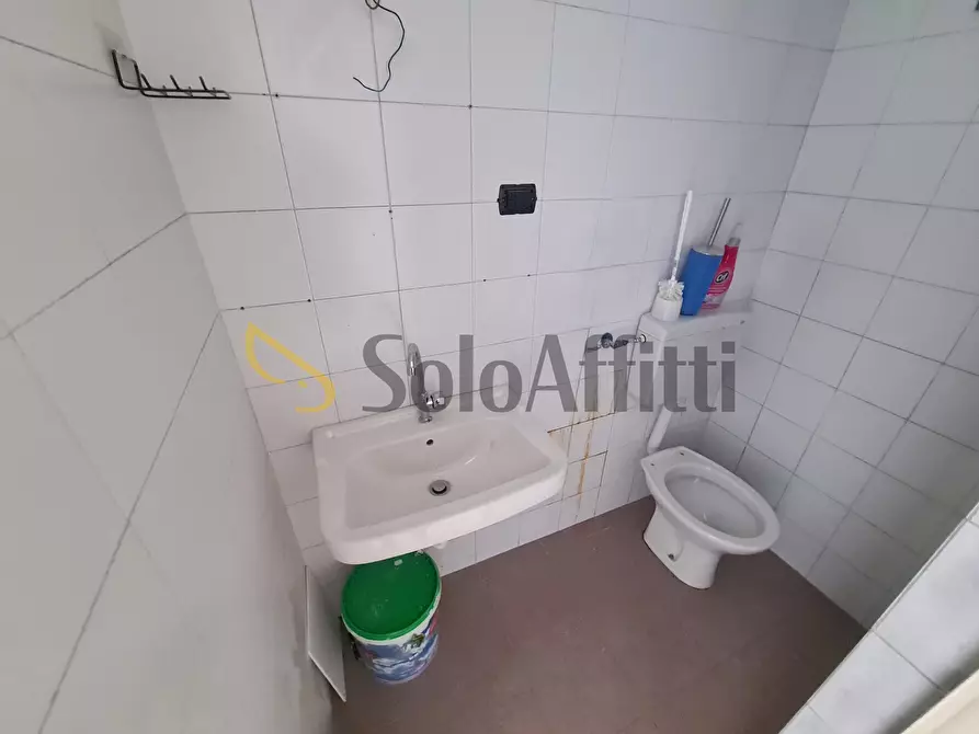 Immagine 5 di Locale commerciale in affitto  a Catanzaro
