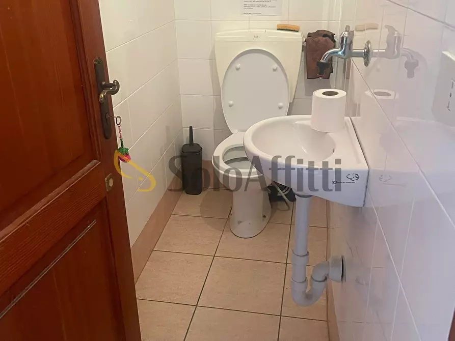 Immagine 9 di Locale commerciale in affitto  in Via Fratelli Piol 30 a Rivoli