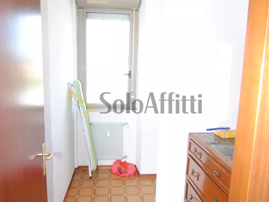 Immagine 18 di Pentalocale in affitto  a Livorno