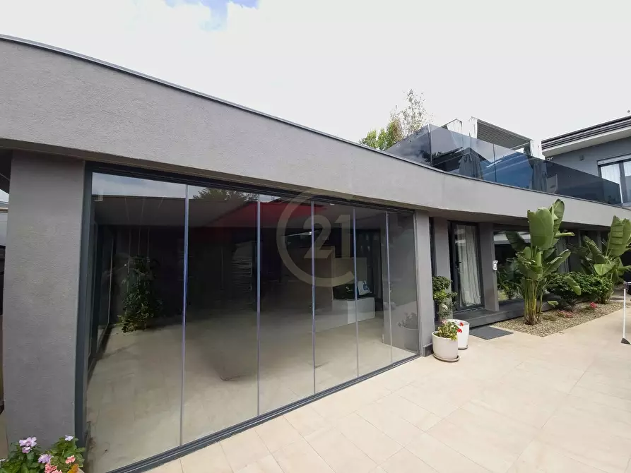 Immagine 10 di Villa in vendita  a Mascalucia