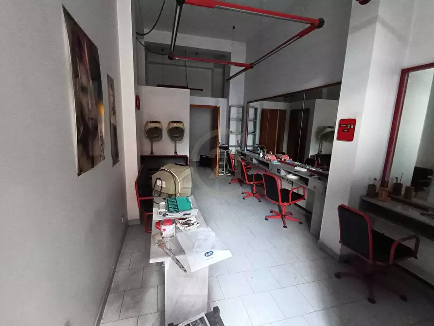 Immagine 20 di Attività commerciale in vendita  in Via Circumvallaz 250 a Paterno'