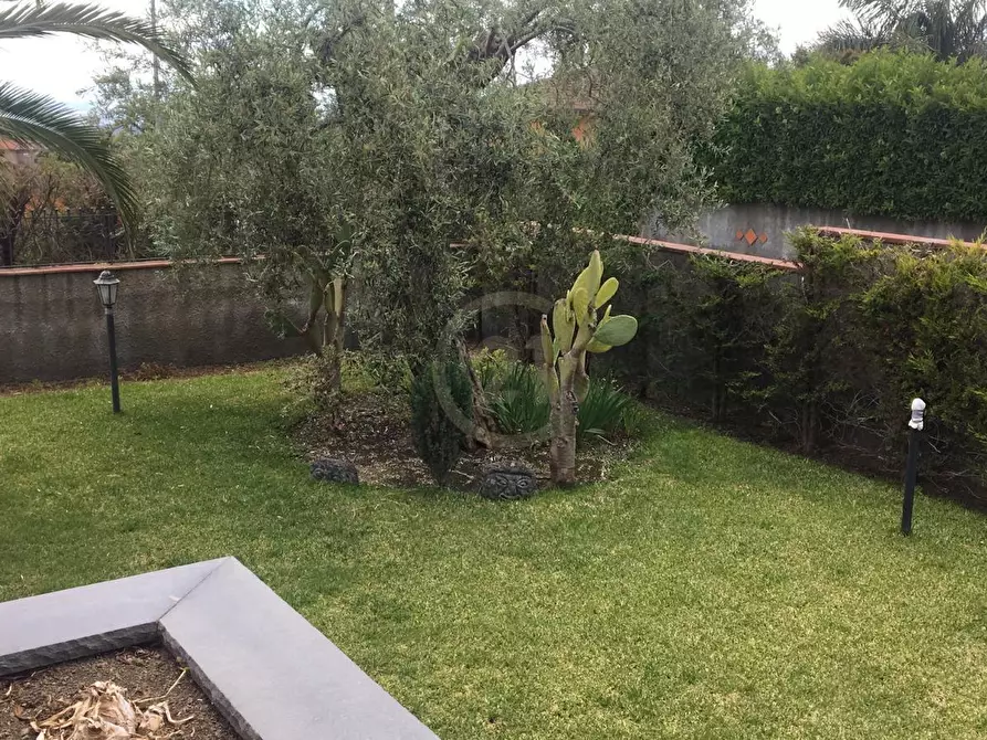 Immagine 11 di Casa bifamiliare in vendita  a Mascalucia