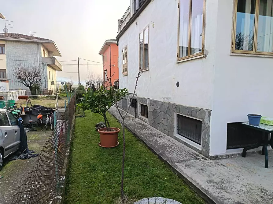 Immagine 5 di Trilocale in vendita  in Via Torino a Collecchio