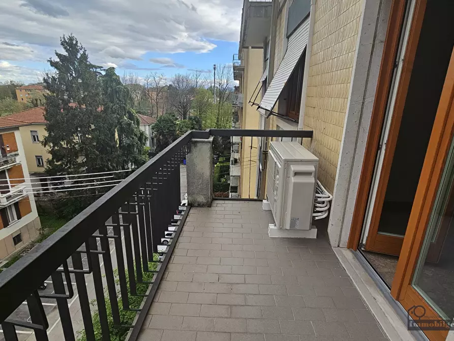 Immagine 23 di Quadrilocale in affitto  in Viale Duca Alessandro 90 a Parma