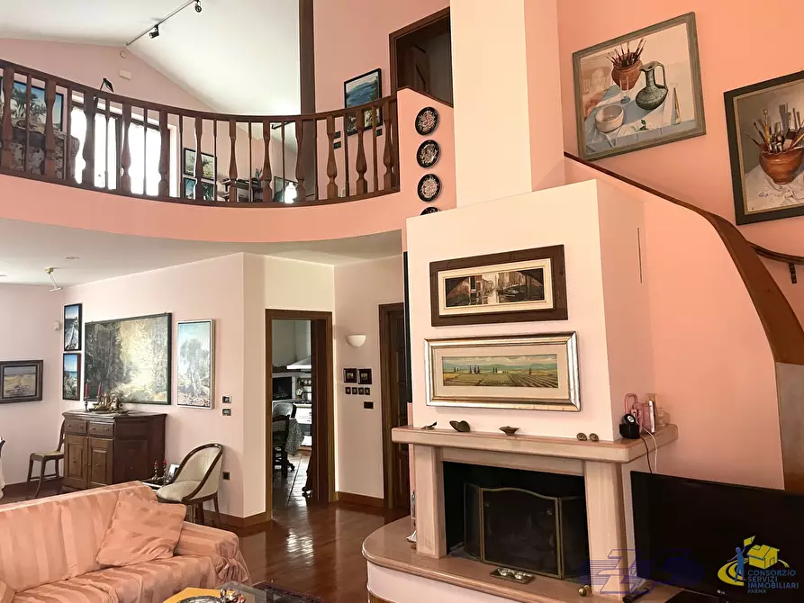 Immagine 7 di Villa in vendita  in Via Fontana Anna a Traversetolo