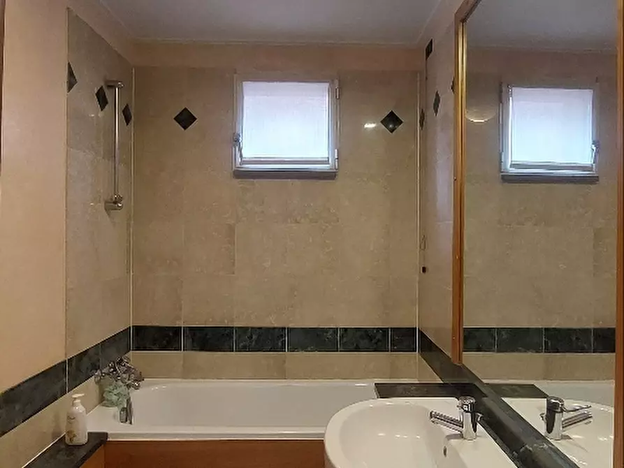 Immagine 10 di Pentalocale in vendita  a Sorbolo Mezzani
