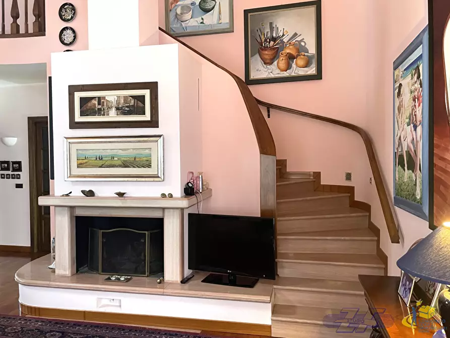 Immagine 8 di Villa in vendita  in Via Fontana Anna a Traversetolo