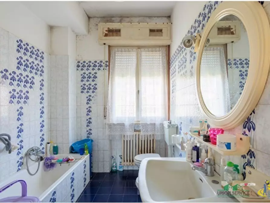 Immagine 7 di Casa bifamiliare in vendita  in Via Emilia Est 129 a Parma