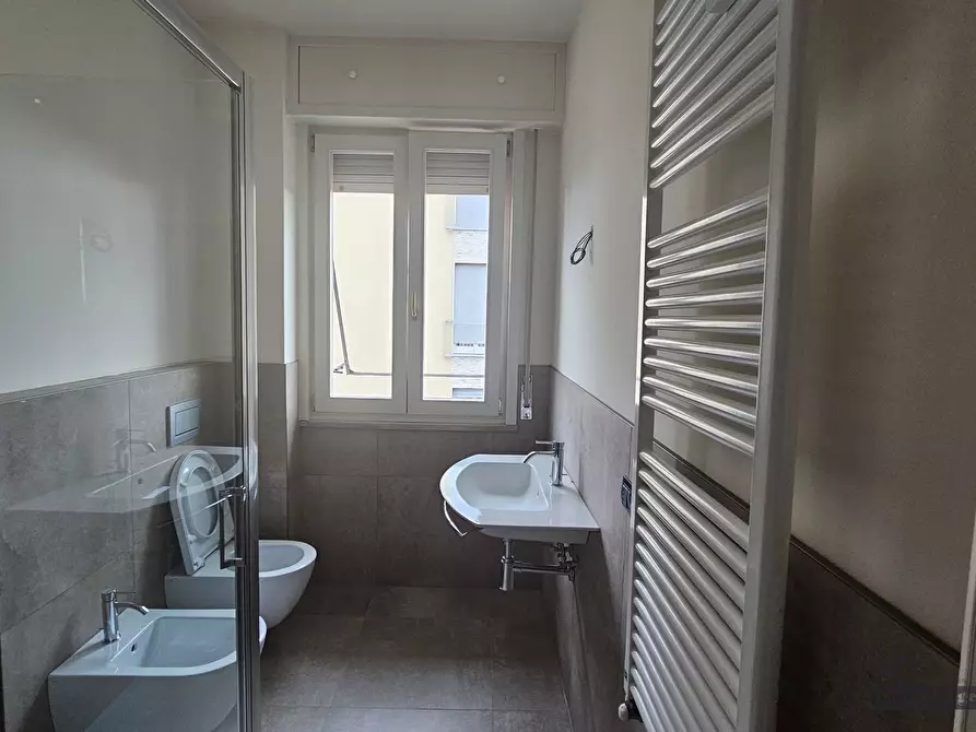 Immagine 25 di Quadrilocale in affitto  in Viale Duca Alessandro 90 a Parma