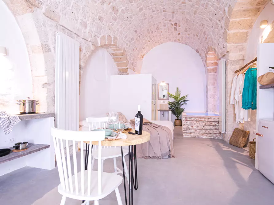 Immagine 1 di Casa indipendente in vendita  a Ostuni