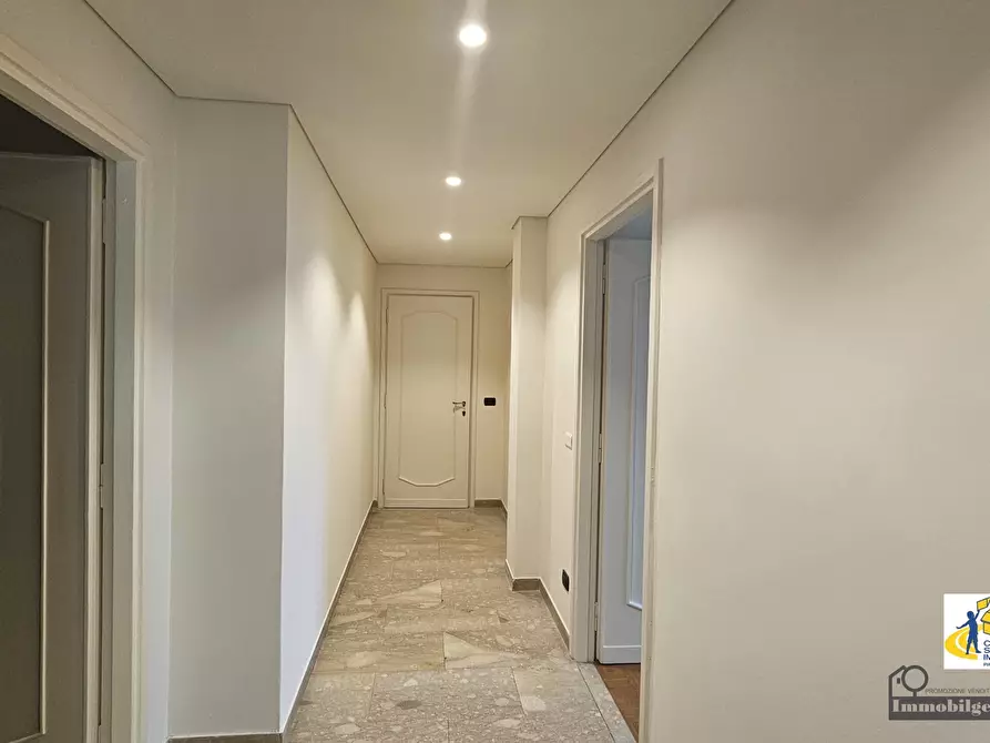 Immagine 6 di Quadrilocale in affitto  in Via Carlo Innocenzo Frugoni 15 a Parma