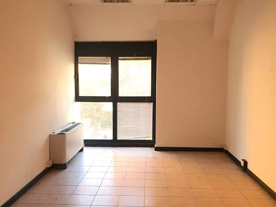 Immagine 10 di Ufficio in affitto  in Via Emilia Est 210 a Parma