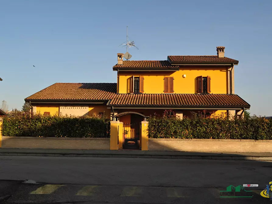 Immagine 42 di Villa in vendita  in Piazza I° Maggio a Sissa Trecasali