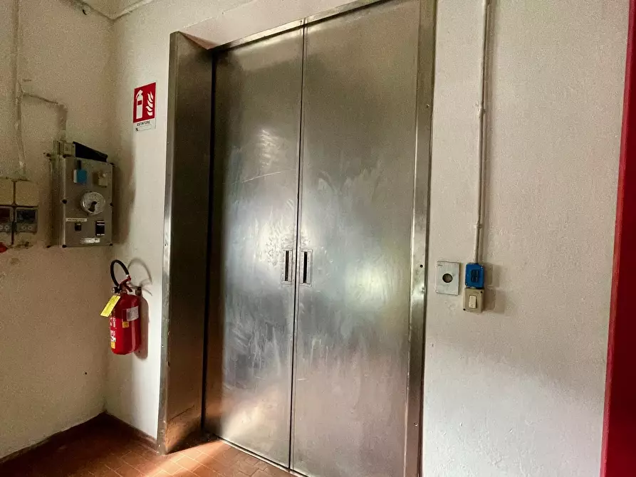 Immagine 9 di Attività artigianale in vendita  in strada del borgo reno 73 a Tizzano Val Parma