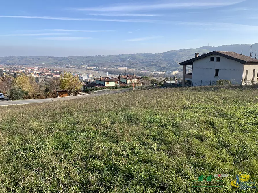 Immagine 1 di Terreno edificabile in vendita  a Langhirano