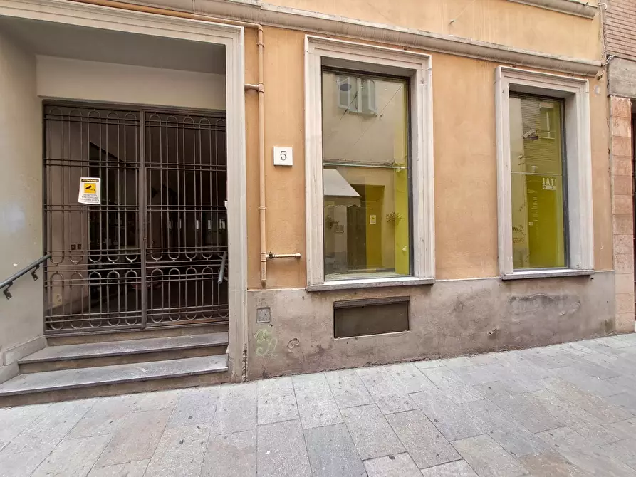 Immagine 19 di Locale commerciale in vendita  in Via Carlo Goldoni 5 a Parma