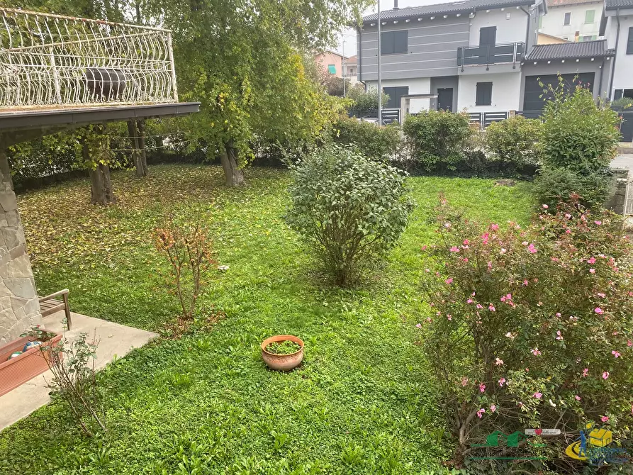 Immagine 5 di Casa bifamiliare in vendita  in via carducci 3 a Medesano