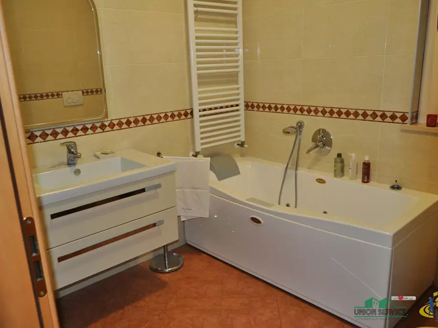 Immagine 32 di Villa in vendita  in Piazza I° Maggio a Sissa Trecasali