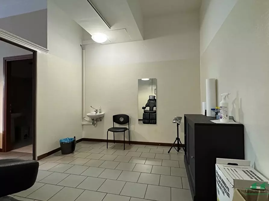 Immagine 13 di Attività commerciale in vendita  in Via La Spezia 32 a Collecchio