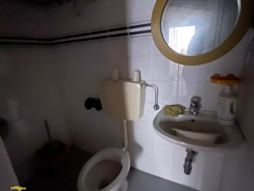 Immagine 3 di Magazzino in vendita  in Via Corso Corsi 15 a Parma