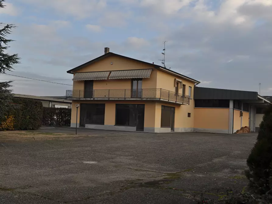 Immagine 1 di Attività artigianale in vendita  in Via Provinciale 26 a Sala Baganza