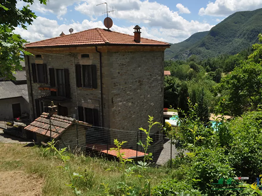 Immagine 6 di Rustico / casale in vendita  in VIA MAESTRI a Valmozzola