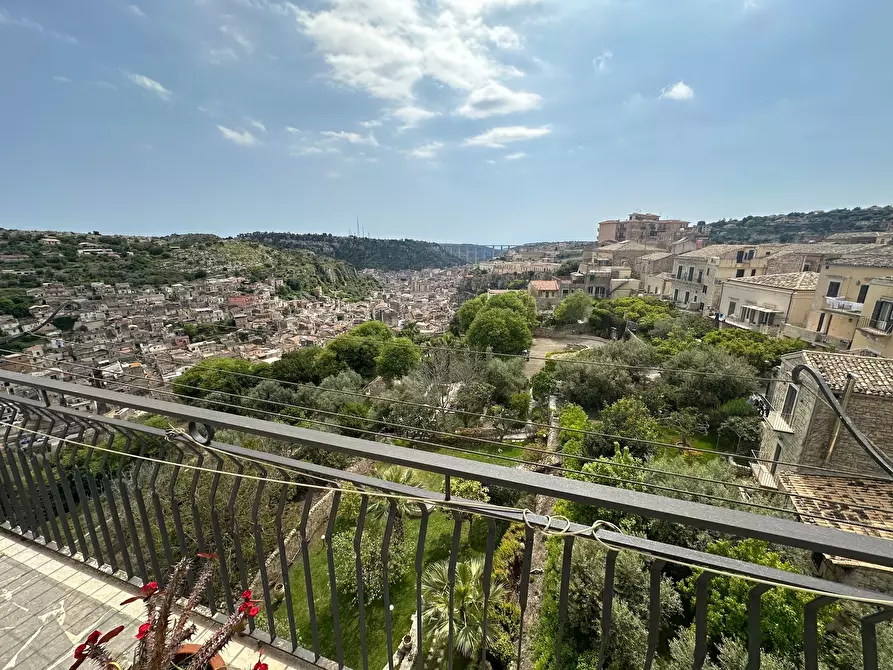 Immagine 1 di Appartamento in vendita  in VIA FONTANA 64 a Modica